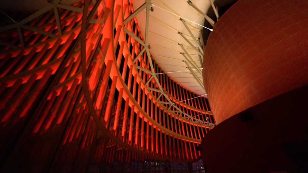 Showtec transforma la Torre Sevilla con un espectáculo de luces sin precedentes