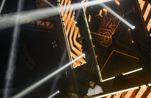 NOVOLITE transforma la discoteca NEOK con CHAUVET DJ NOVOLITE TRASFORMA LA DISCOTECA NEOK CON CHAUVET DJ