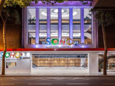 ECL Softtube llena de color el Teatro del Soho CaixaBank