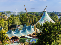 HOLOPLOT X1 en el Escenario Atmosphere de Tomorrowland