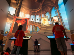 Ideum seleccionó proyectores de Christie para iluminar la masiva y dinámica exhibición interactiva