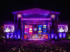 Gazir se corona bajo la iluminación de Mac One Martin en la Red Bull