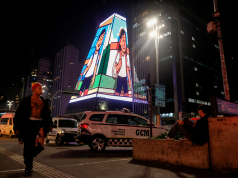 On Projeções transforma la Galería Digital SESI con 120.000 LEDs