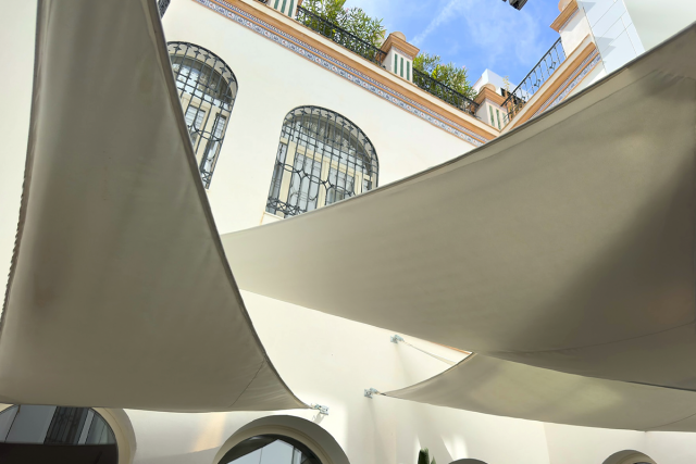 ISINAC presenta ABSORBRELLA: innovación acústica modular para exteriores
