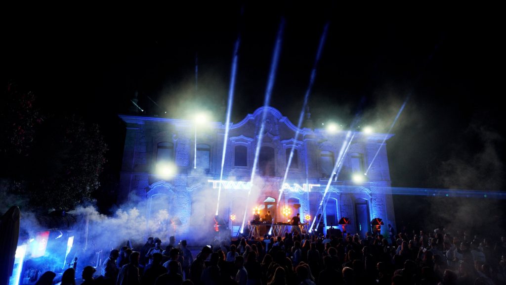 Los proyectores Christie iluminan experiencias de arte digital y música en festivales de Portugal