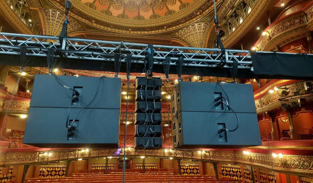 RCF lleva su potencia sonora al histórico Leeds Grand Theatre