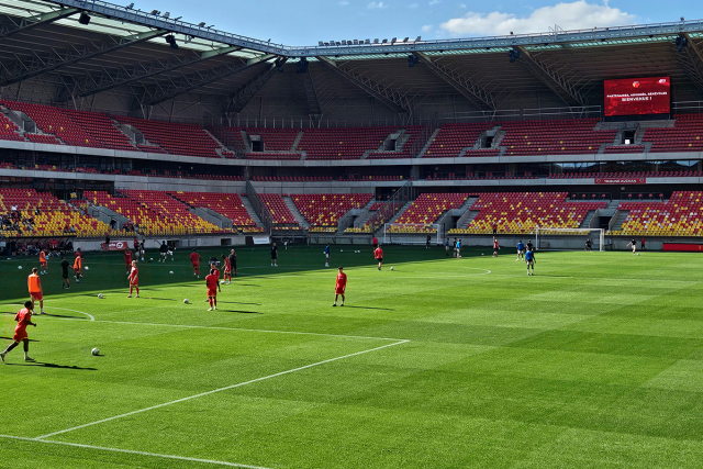 La serie MV de INFiLED mejora la experiencia de los aficionados en el estadio de Le Mans
