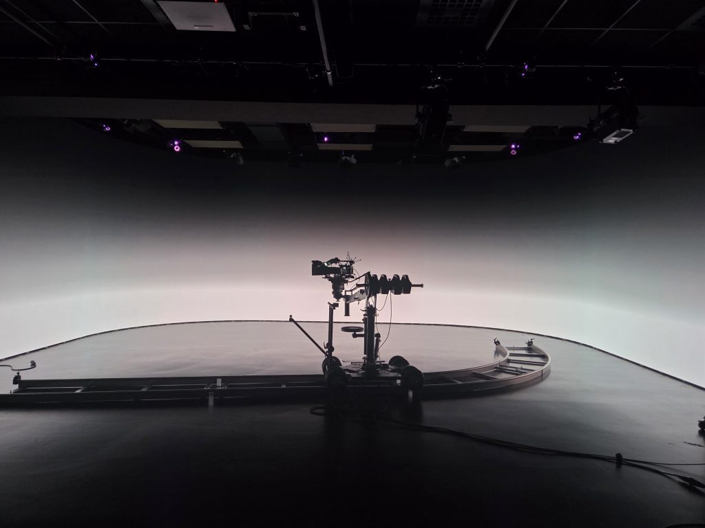 ICT apuesta por AV Stumpfl, Brompton Technology e INFiLED para el escenario académico de producción virtual de referencia en Alemania
