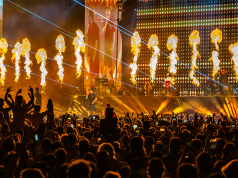 AV Stumpfl PIXERA en la gira australiana de Hilltop Hoods con un flujo de vídeo 4K unificado AV Stumpfl PIXERA impulsa la gira australiana de Hilltop Hoods con un flujo de vídeo 4K unificado