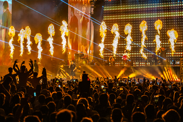 AV Stumpfl PIXERA impulsa la gira australiana de Hilltop Hoods con un flujo de vídeo 4K unificado