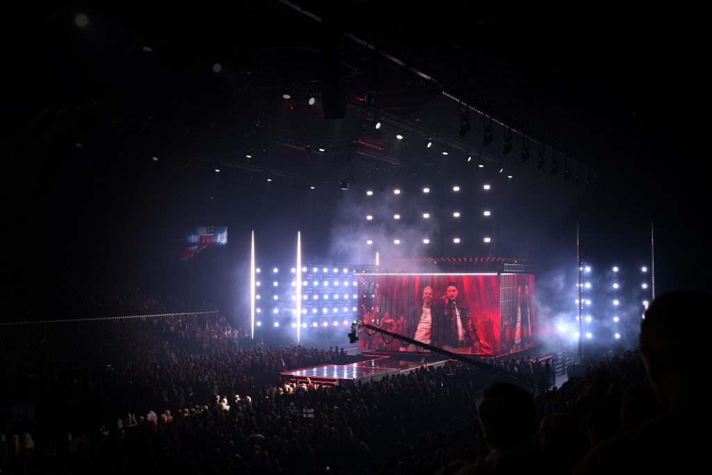 INFiLED transforma el escenario del UMK 2026 con pantallas LED de gran formato y estructuras transparentes