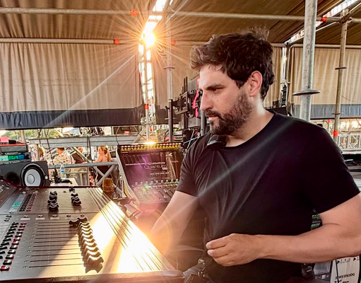 Carlos Dueñas estrena la DiGiCo Quantum 112 en la gira de Bad Gyal: “Es como llevar un Ferrari en el bolsillo” Carlos Dueñas estrena la DiGiCo Quantum 112 en la gira de Bad Gyal: “Es como llevar un Ferrari en el bolsillo”