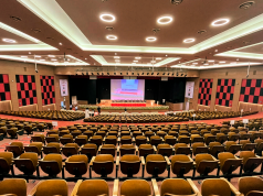Renkus-Heinz equipa el auditorio de Mahindra University con su serie C Renkus-Heinz equipa el auditorio de Mahindra University con su serie C
