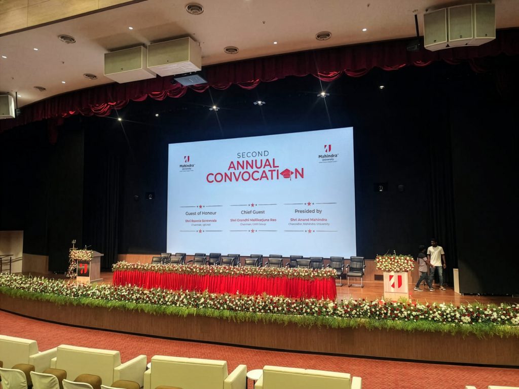 Renkus-Heinz equipa el auditorio de Mahindra University con su serie C