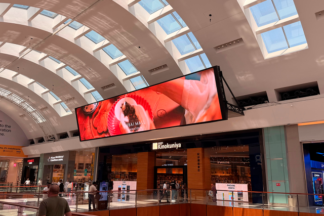 INFiLED MVmk2 equipa con 1.100 m² de LED la nueva red de publicidad digital de Dubai Mall INFiLED MVmk2 equipa con 1.100 m² de LED la nueva red de publicidad digital de Dubai Mall