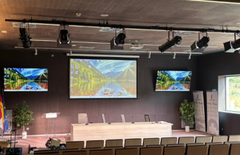 El Hospital de Cuenca integra sonido, iluminación y vídeo en su auditorio y sala de prensa
