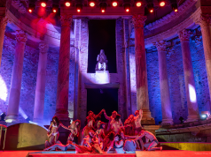 GLP TWYN conecta la escena y la arquitectura romana en el Festival de Teatro Clásico de Mérida GLP TWYN conecta la escena y la arquitectura romana en el Festival de Teatro Clásico de Mérida