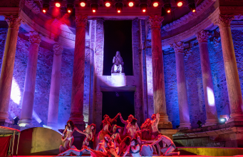 GLP TWYN conecta la escena y la arquitectura romana en el Festival de Teatro Clásico de Mérida GLP TWYN conecta la escena y la arquitectura romana en el Festival de Teatro Clásico de Mérida