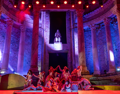 GLP TWYN conecta la escena y la arquitectura romana en el Festival de Teatro Clásico de Mérida GLP TWYN conecta la escena y la arquitectura romana en el Festival de Teatro Clásico de Mérida