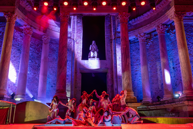 GLP TWYN conecta la escena y la arquitectura romana en el Festival de Teatro Clásico de Mérida GLP TWYN conecta la escena y la arquitectura romana en el Festival de Teatro Clásico de Mérida
